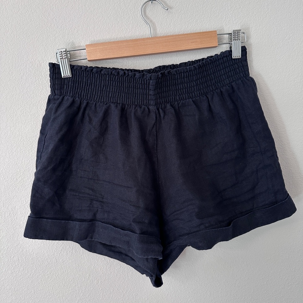 Reformation Women's Black 100% linen wide leg Shorts size medium